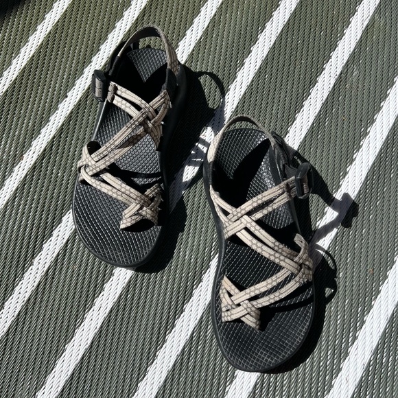 Chaco Shoes - Chacos Classic Sandal Grey White Pattern